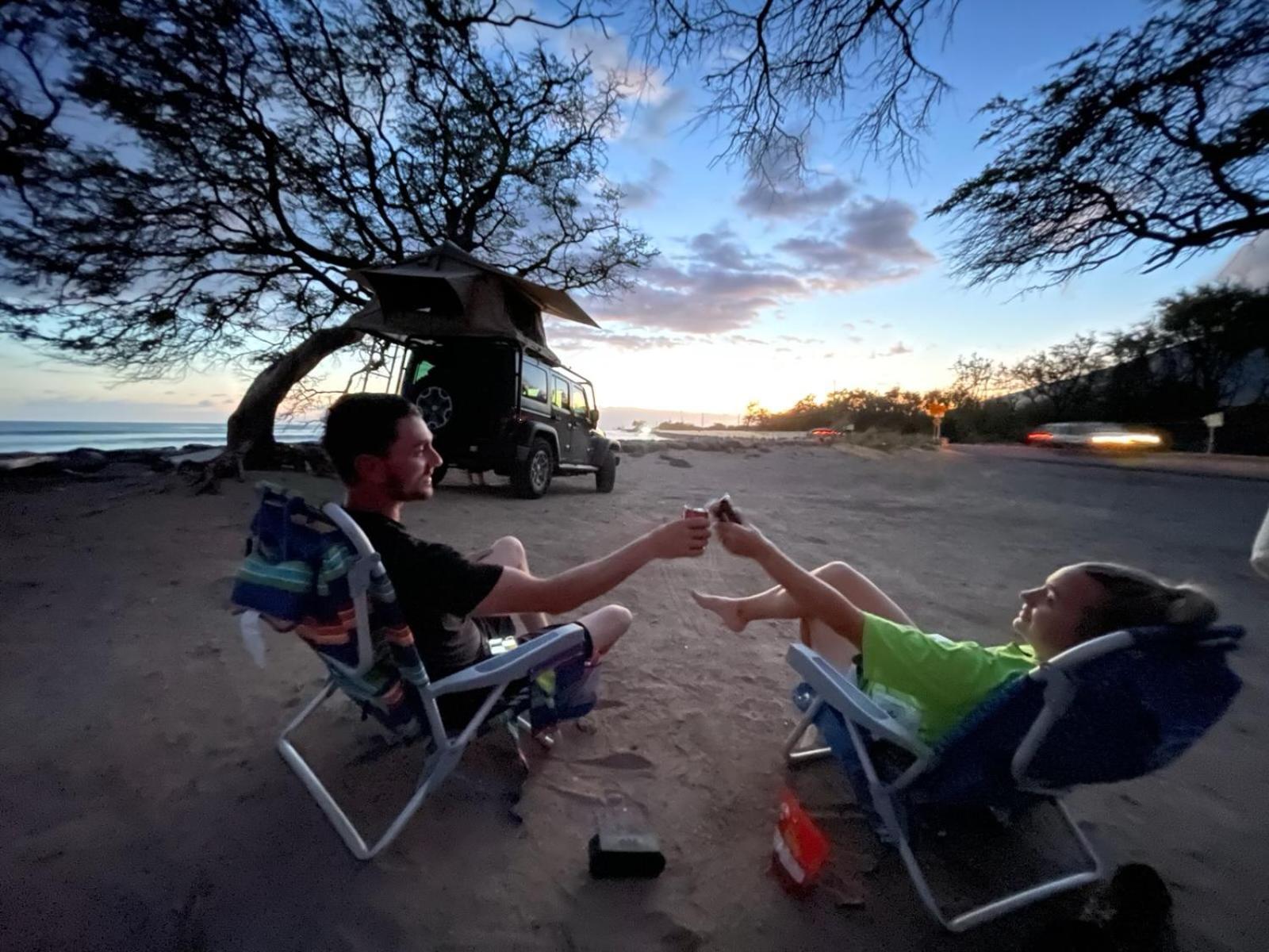 קאהולוי Campcar Maui Jeeps Suvs Hybrid Camper Van Rentals With Equipment And Travel Advice מראה חיצוני תמונה